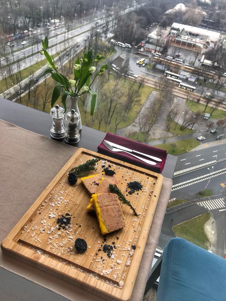 18 Lounge